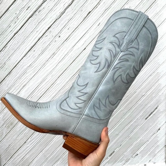 ISO size 7.5 or 8 - Picture 1 of 1